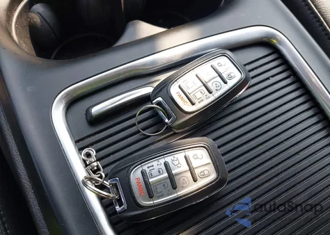 2019 Chrysler Pacifica Touring L Plus z USA, uszkodzony, nr VIN 2C4RC1EG2KR704168